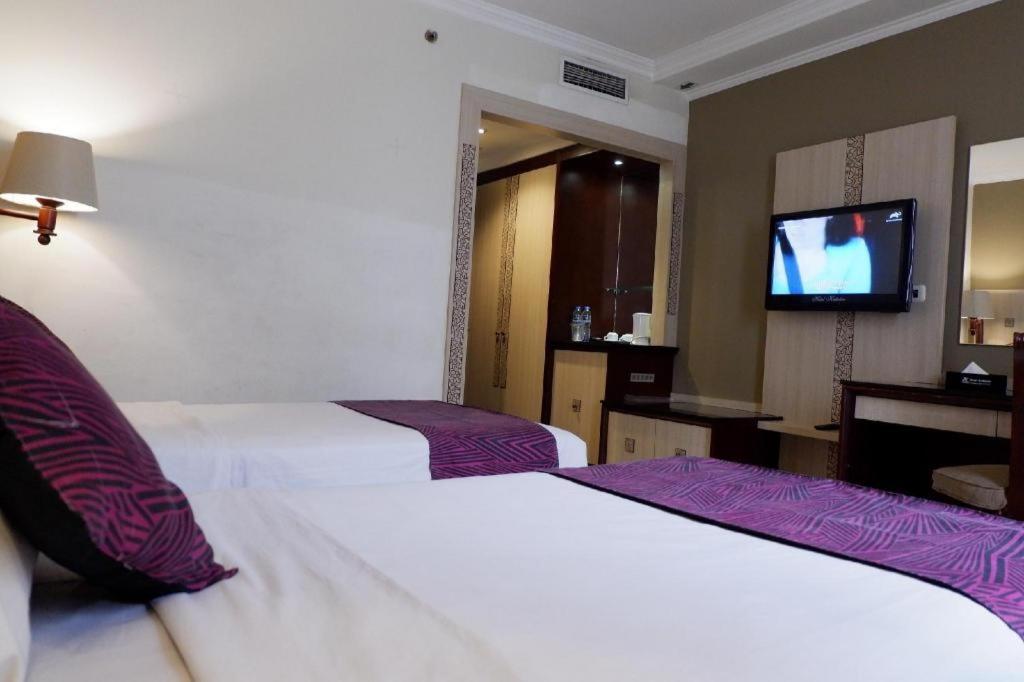 Kedaton Hotel Bandung Extérieur photo